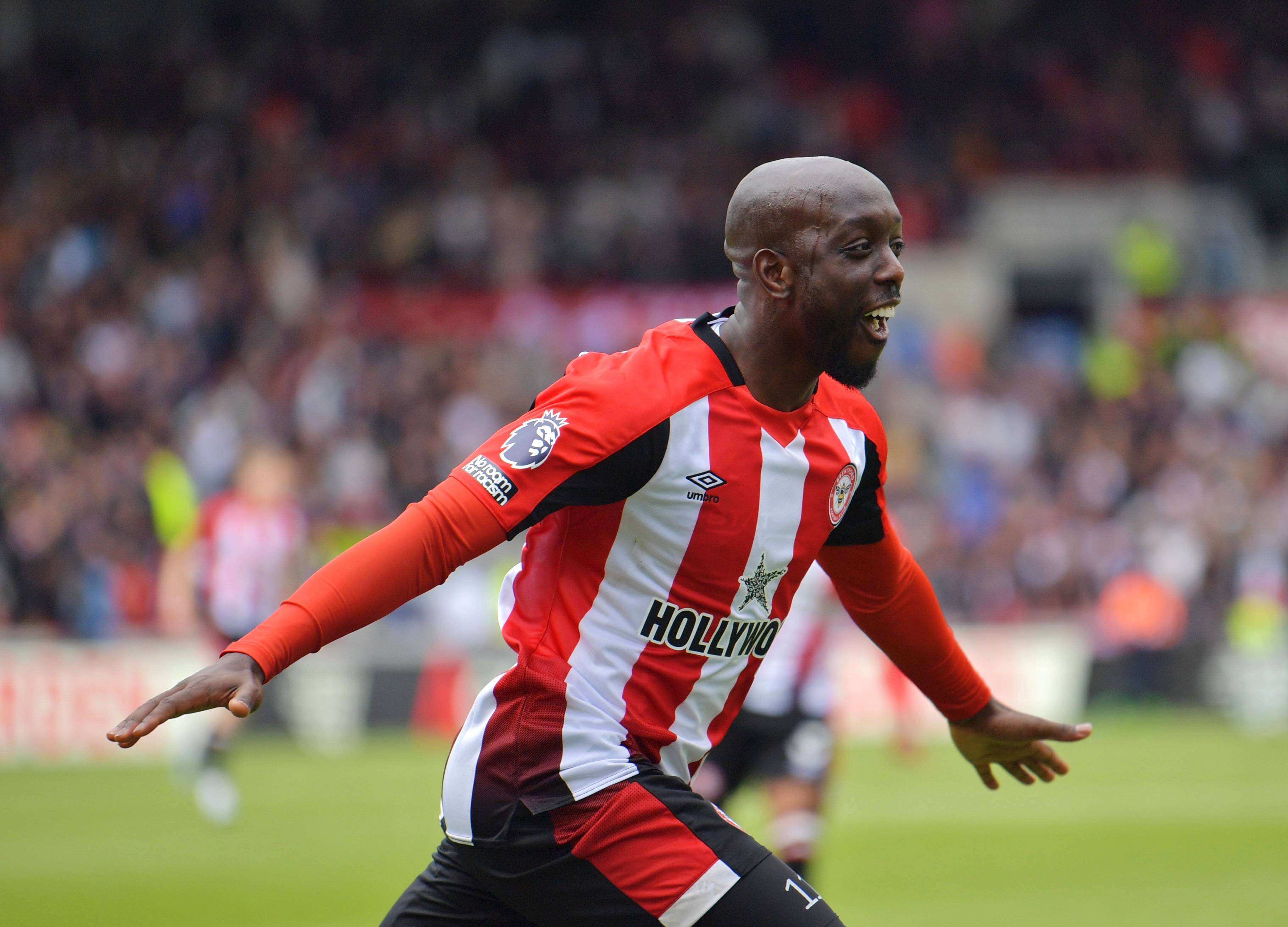 九游-曼联不断突破！，费德勒连续五场比赛得分超过比赛规则变更引发球迷热议-九游