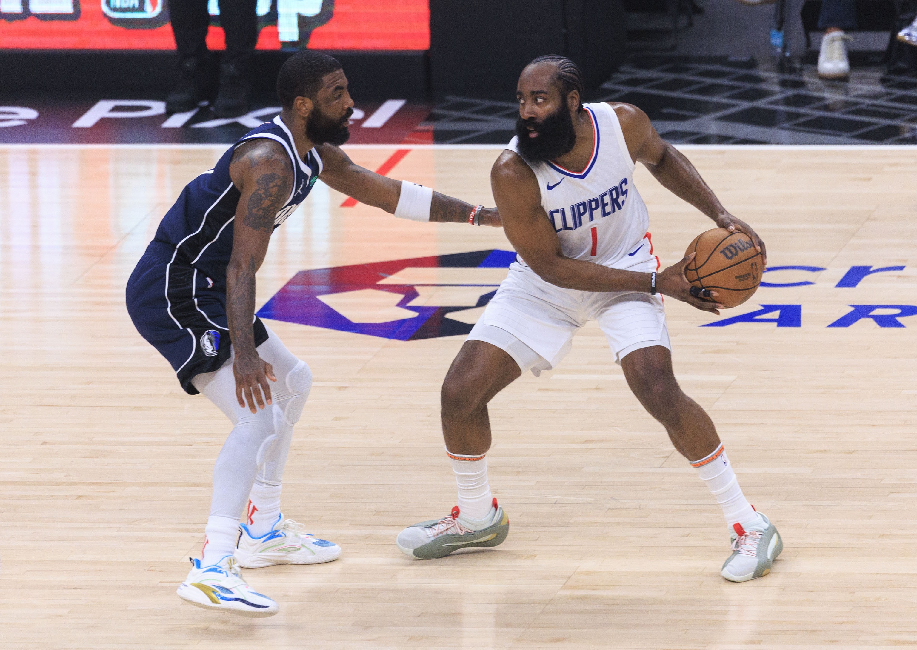 9game-国际比赛日夏洛特黄蜂内部沟通——NBA季后赛节点到来，话题不断，控场能力受关注的简单介绍-9game